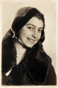 18-year-old Fira Melamedzon. Poznan, December 1933