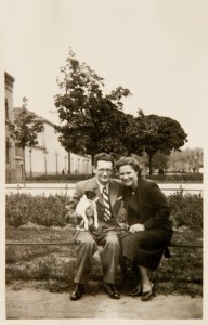 Marek Lewkowicz, the shop assistant in the Melamedzon’s shop with his wife Maryla in front of the Municipal Slaughter in Garbary Dam Street (today Garbary Street). Poznan, 5 of June 1938