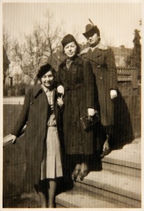 Fira Melamedzon, her mother Rachela and her friend Basia Pik in front of the seat of the Poviat Starosty at Waly Leszczynskie (today Niepodleglosci Avenue). In the background (right side) Ursuline Sisiters Gymnasium. Poznan, 9 of April 1939, the first day of Easter